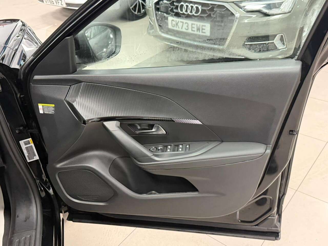 2025 PEUGEOT E-2008 2025 PEUGEOT E-2008