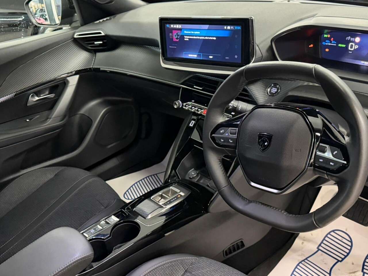 2025 PEUGEOT E-2008 2025 PEUGEOT E-2008