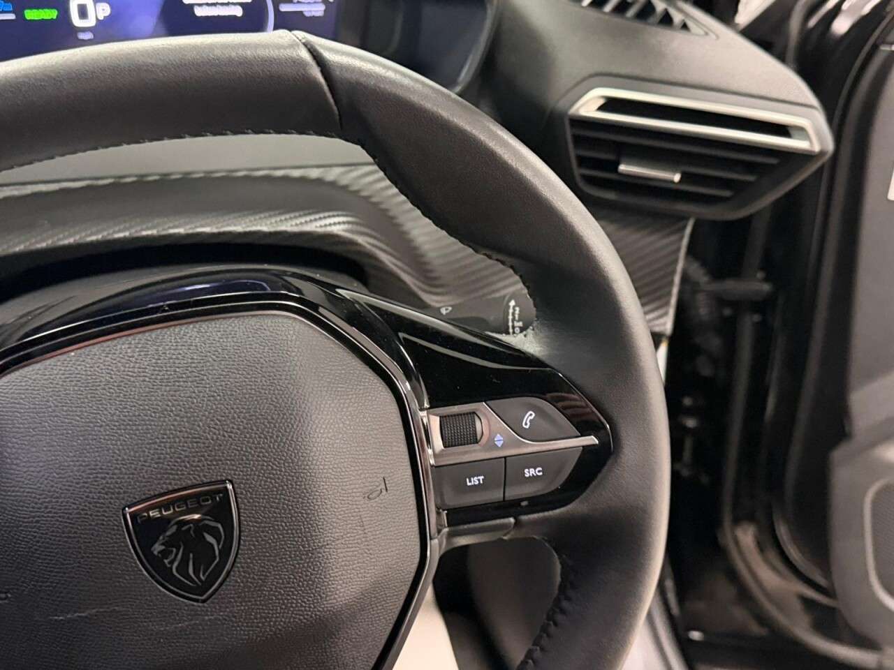 2025 PEUGEOT E-2008 2025 PEUGEOT E-2008