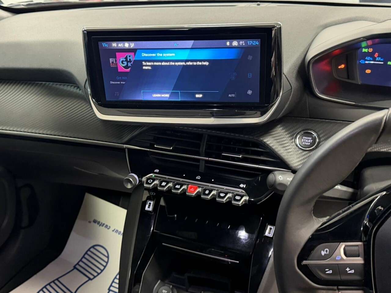 2025 PEUGEOT E-2008 2025 PEUGEOT E-2008