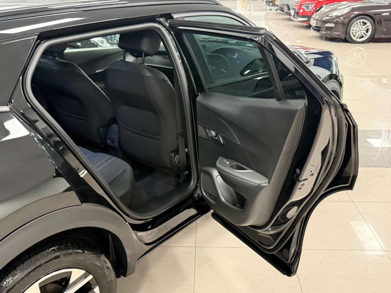 2025 PEUGEOT E-2008 2025 PEUGEOT E-2008