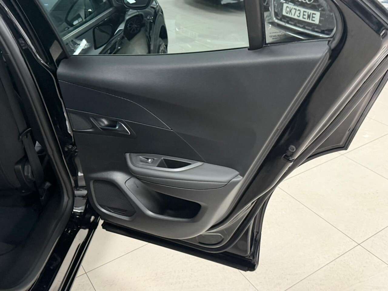 2025 PEUGEOT E-2008 2025 PEUGEOT E-2008