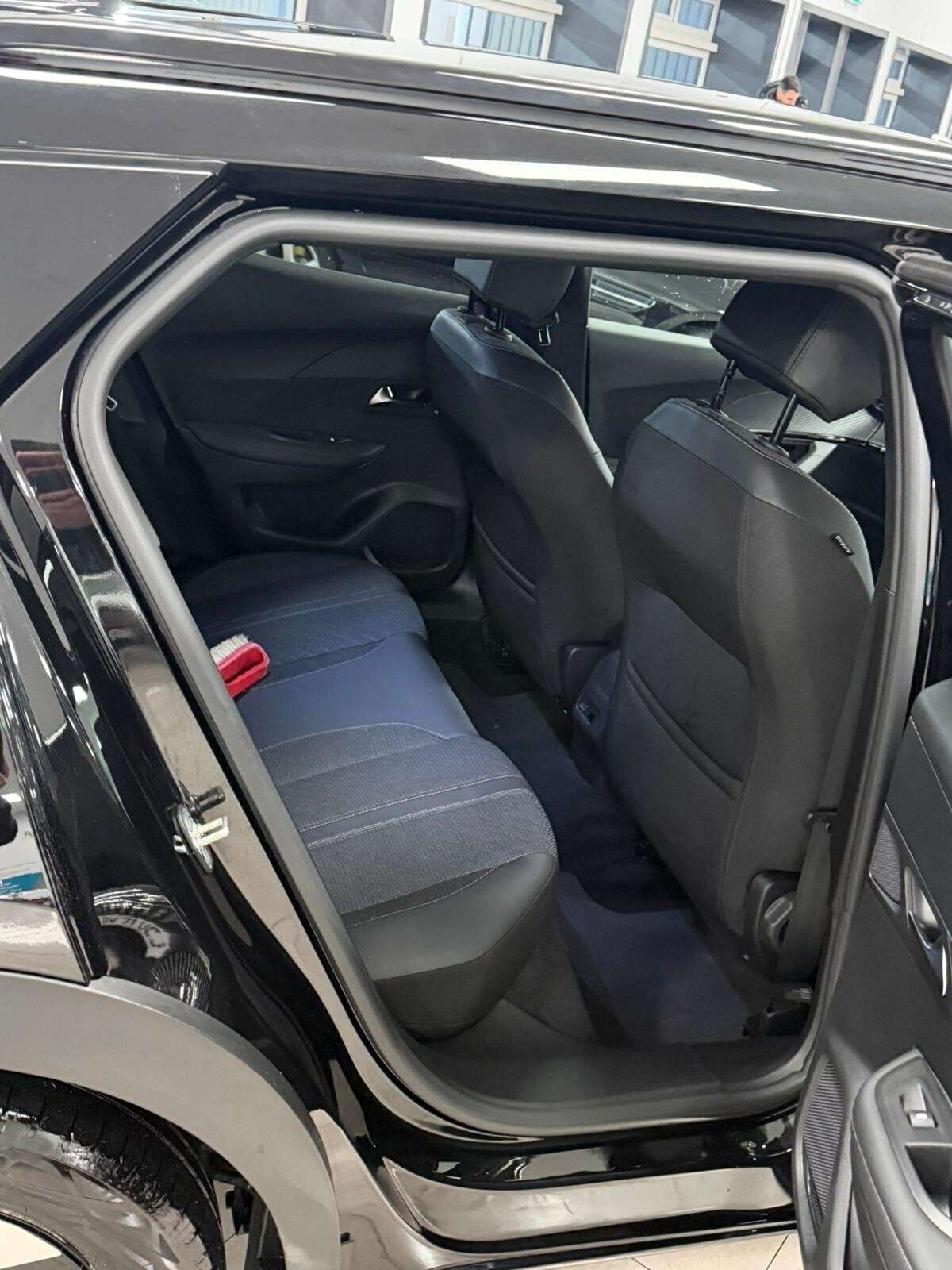 2025 PEUGEOT E-2008 2025 PEUGEOT E-2008