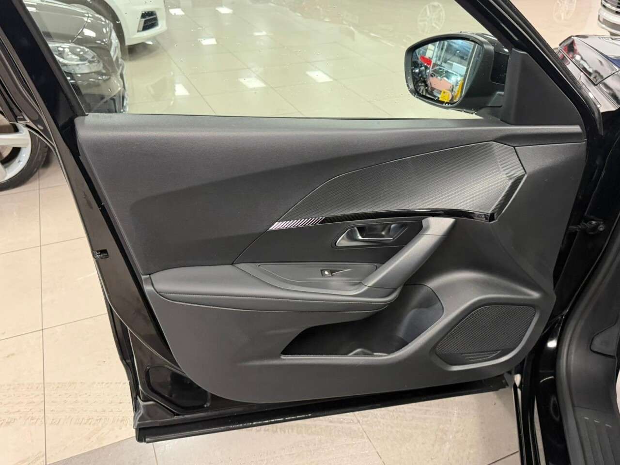 2025 PEUGEOT E-2008 2025 PEUGEOT E-2008