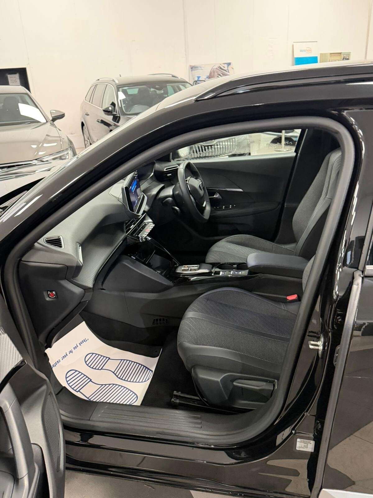 2025 PEUGEOT E-2008 2025 PEUGEOT E-2008