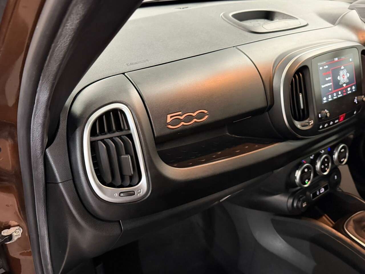 2019 FIAT 500L 2019 FIAT 500L