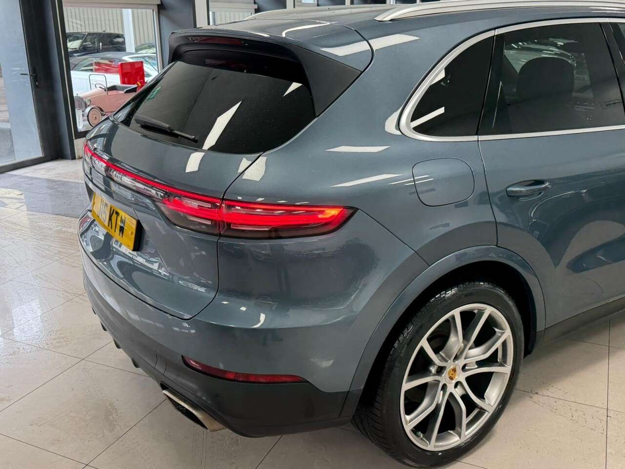 2018 PORSCHE CAYENNE 2018 PORSCHE CAYENNE