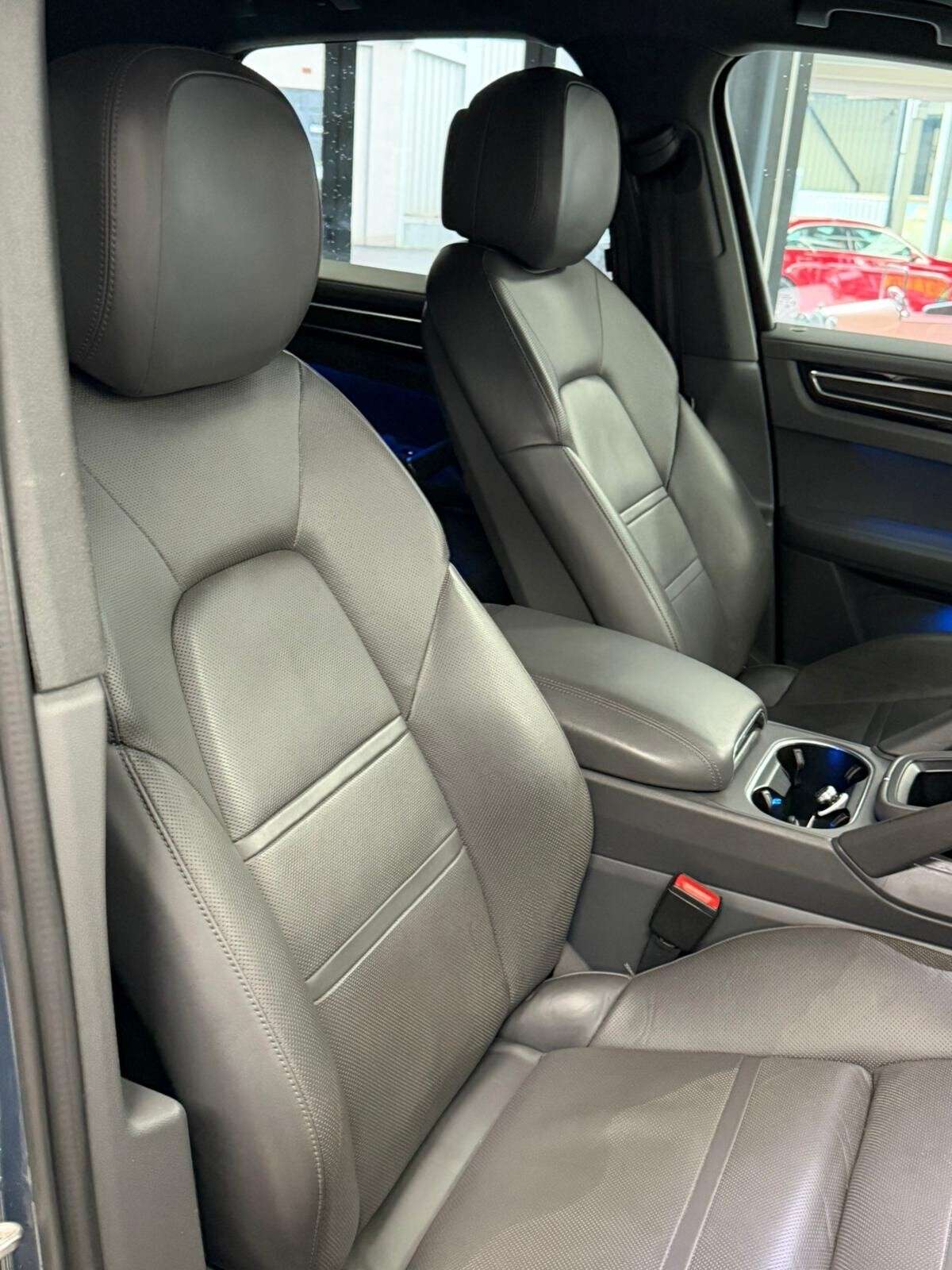 2018 PORSCHE CAYENNE 2018 PORSCHE CAYENNE