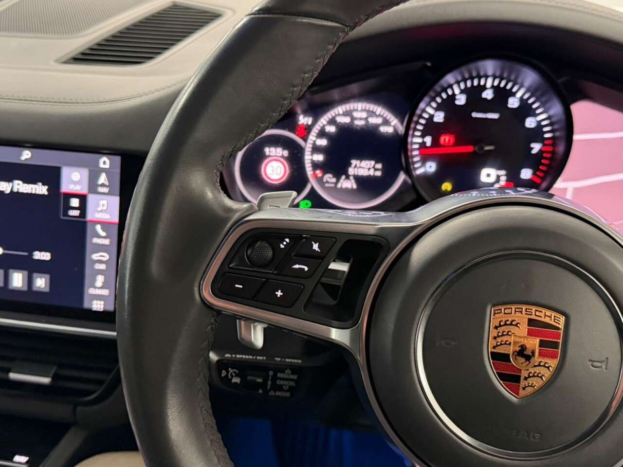 2018 PORSCHE CAYENNE 2018 PORSCHE CAYENNE