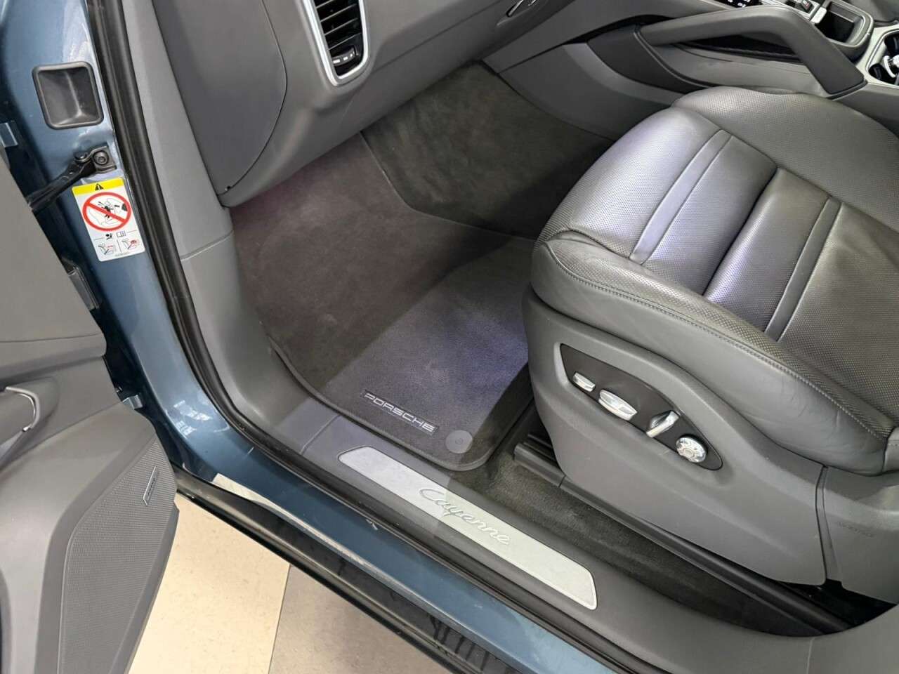 2018 PORSCHE CAYENNE 2018 PORSCHE CAYENNE