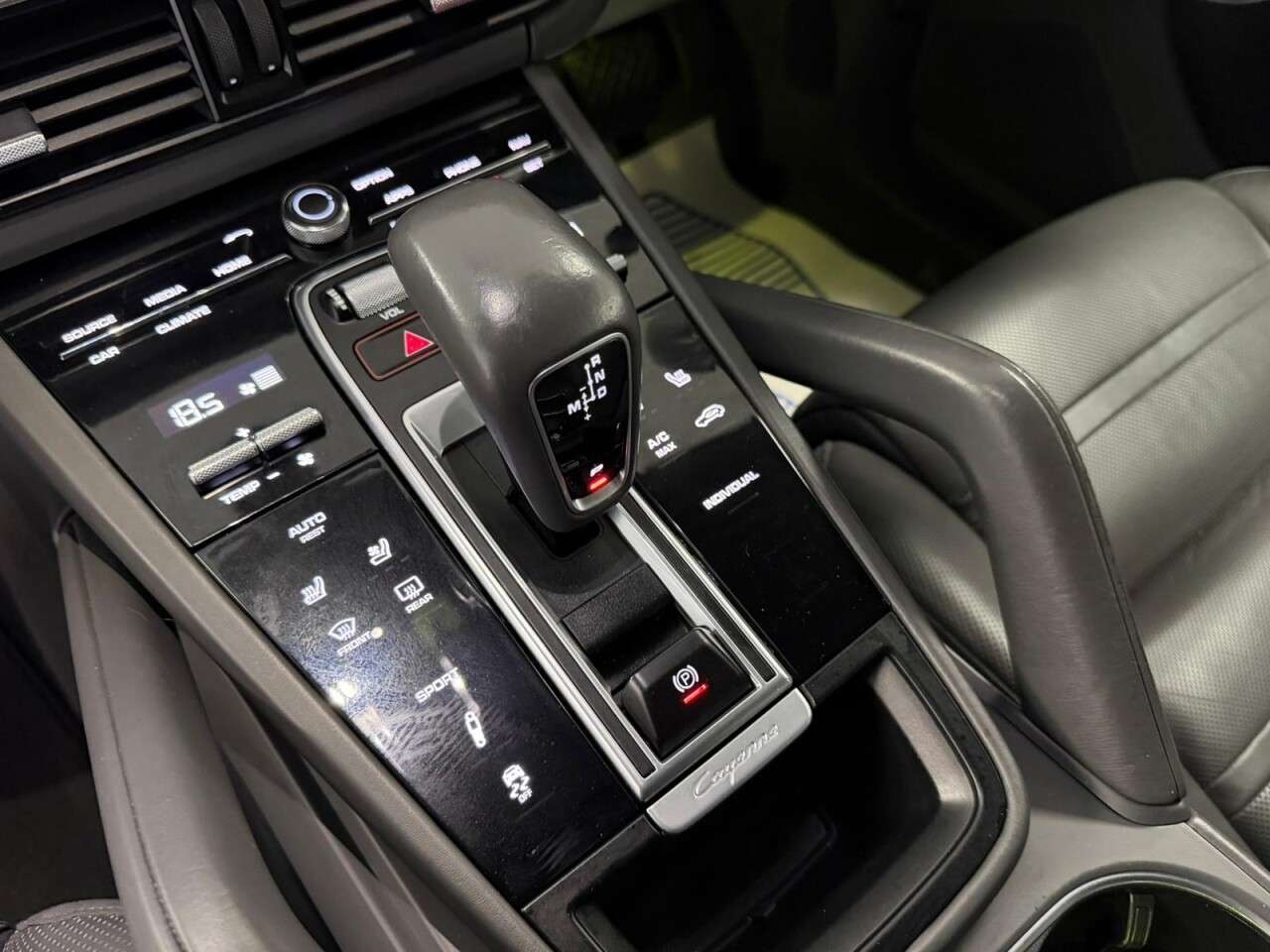 2018 PORSCHE CAYENNE 2018 PORSCHE CAYENNE