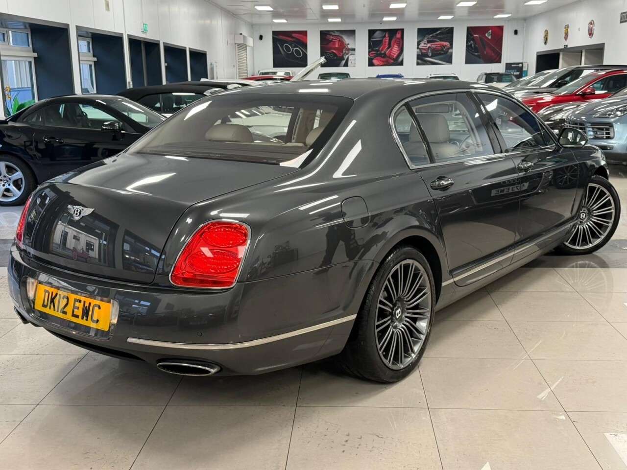 A 2012 BENTLEY CONTINENTAL 6.0 W12 Flying Spur Speed Saloon 4dr Petrol Auto 4WD Euro 4 (610 ps) MASSAG A 2012 BENTLEY CONTINENTAL 6.0 W12 Flying Spur Speed Saloon 4dr Petrol Auto 4WD Euro 4 (610 ps) MASSAG