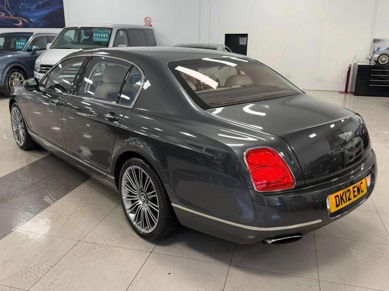 A 2012 BENTLEY CONTINENTAL 6.0 W12 Flying Spur Speed Saloon 4dr Petrol Auto 4WD Euro 4 (610 ps) MASSAG A 2012 BENTLEY CONTINENTAL 6.0 W12 Flying Spur Speed Saloon 4dr Petrol Auto 4WD Euro 4 (610 ps) MASSAG