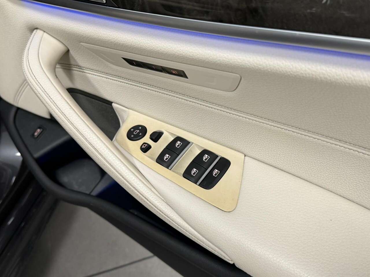 2017 BMW 5 SERIES 2017 BMW 5 SERIES