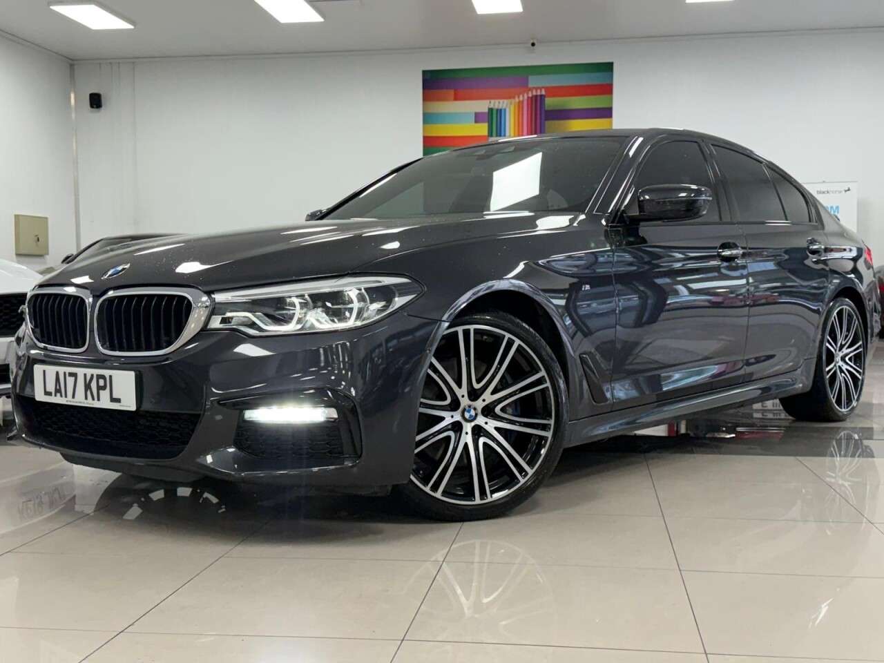 A 2017 BMW 5 SERIES 3.0 530d M Sport Saloon 4dr Diesel Auto Euro 6 (s/s) (265 ps) ADAPTIVE ICON A 2017 BMW 5 SERIES 3.0 530d M Sport Saloon 4dr Diesel Auto Euro 6 (s/s) (265 ps) ADAPTIVE ICON