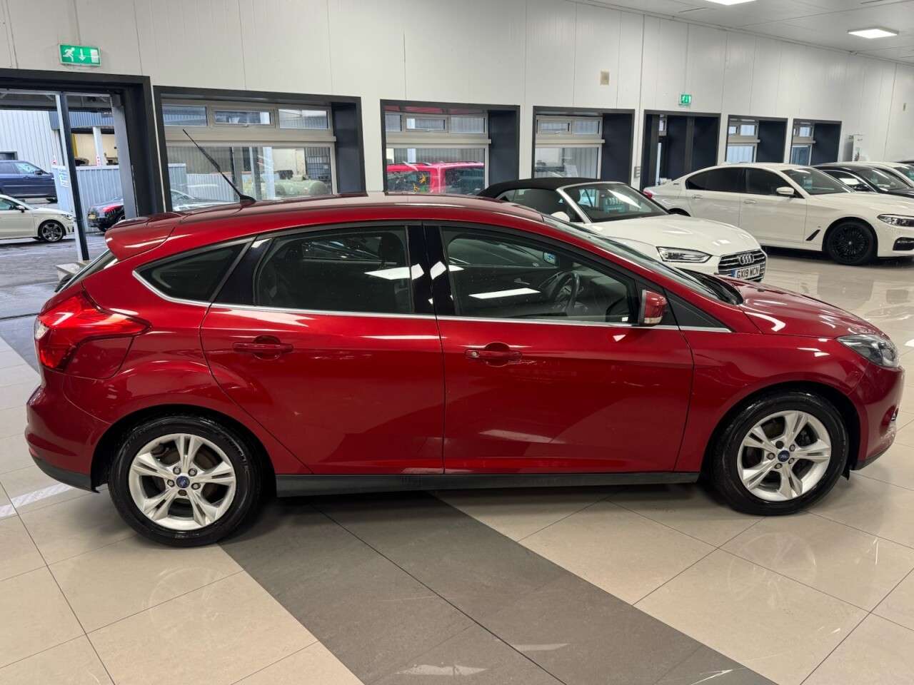 A 2011 FORD FOCUS 1.6 Zetec Hatchback 5dr Petrol Manual Euro 5 (125 ps) FINISHED IN RED + BLU A 2011 FORD FOCUS 1.6 Zetec Hatchback 5dr Petrol Manual Euro 5 (125 ps) FINISHED IN RED + BLU