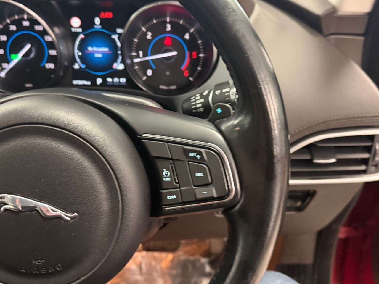 2016 JAGUAR F-PACE 2016 JAGUAR F-PACE