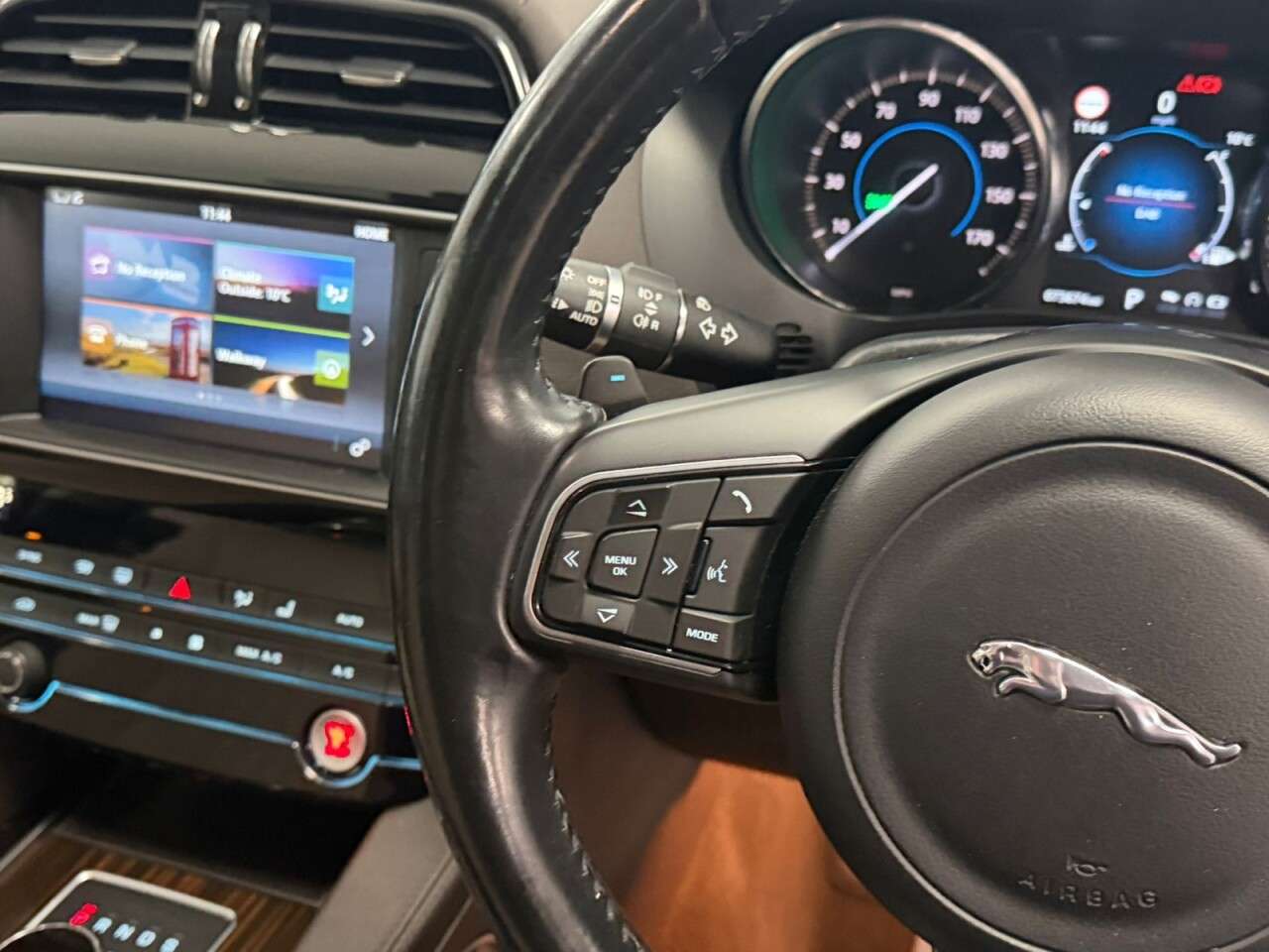 2016 JAGUAR F-PACE 2016 JAGUAR F-PACE