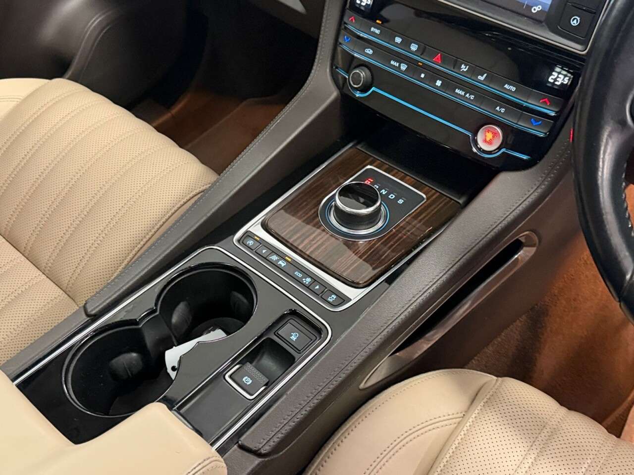 2016 JAGUAR F-PACE 2016 JAGUAR F-PACE