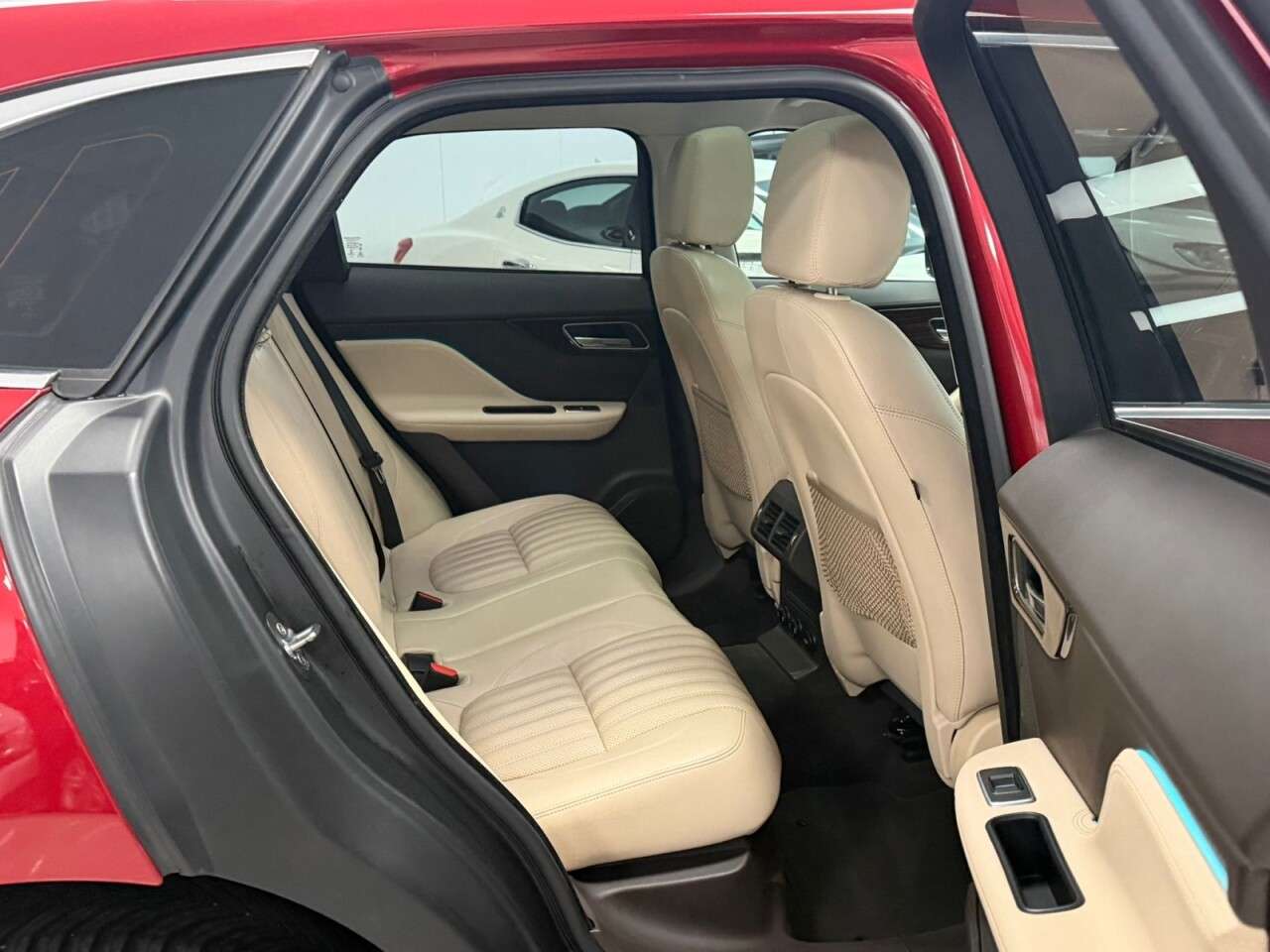 2016 JAGUAR F-PACE 2016 JAGUAR F-PACE