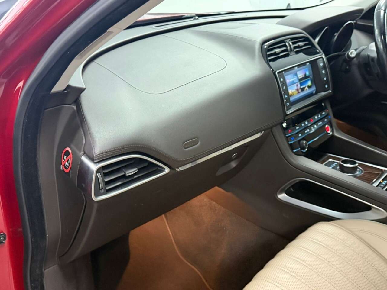 2016 JAGUAR F-PACE 2016 JAGUAR F-PACE