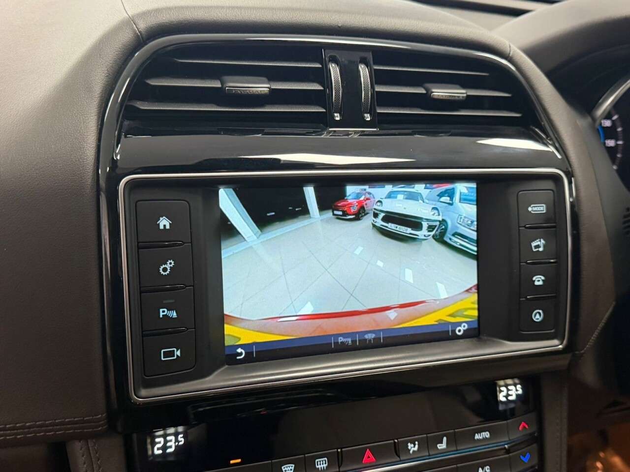 2016 JAGUAR F-PACE 2016 JAGUAR F-PACE