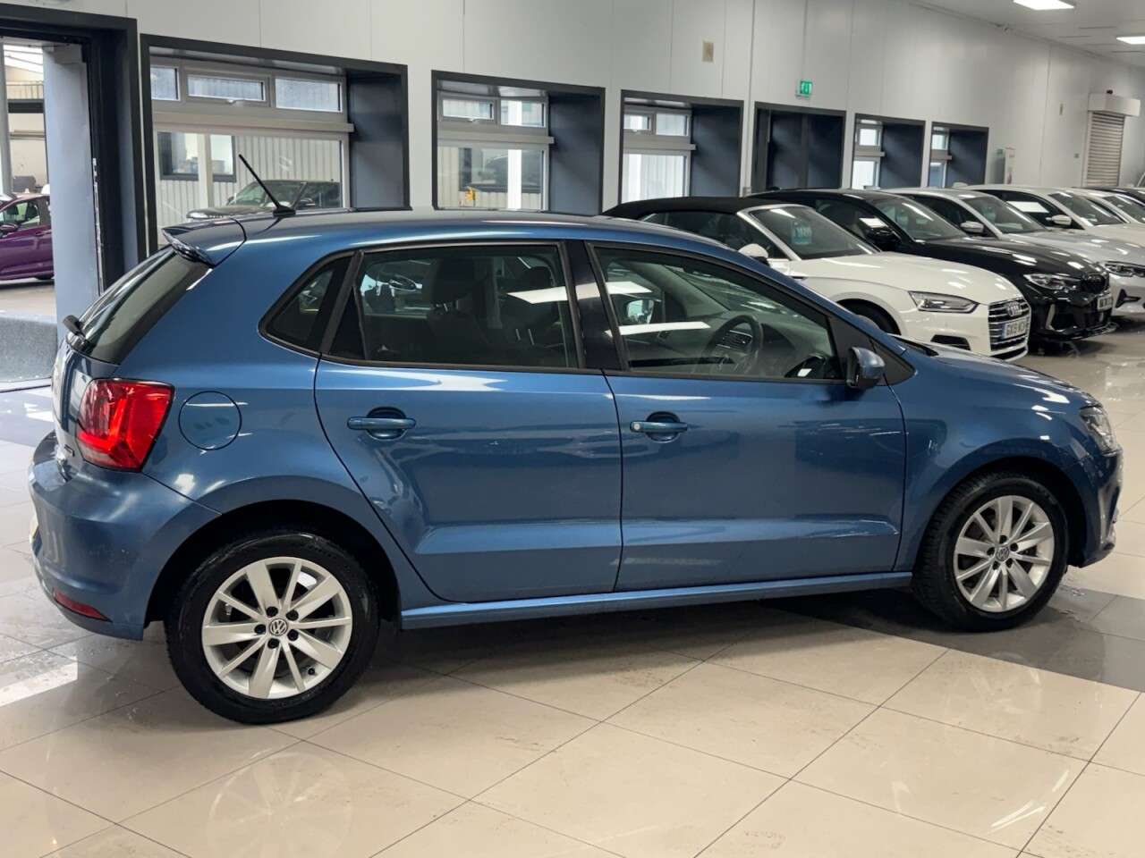 A 2015 VOLKSWAGEN POLO 1.0 BlueMotion Tech SE Hatchback 5dr Petrol Manual Euro 6 (s/s) (75 ps) REV A 2015 VOLKSWAGEN POLO 1.0 BlueMotion Tech SE Hatchback 5dr Petrol Manual Euro 6 (s/s) (75 ps) REV