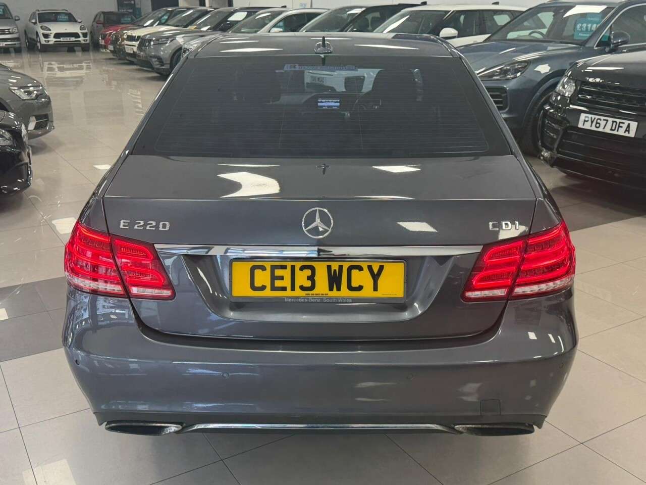 A 2013 MERCEDES-BENZ E-CLASS 2.1 E220 CDI SE Saloon 4dr Diesel G-Tronic+ Euro 5 (s/s) (170 ps) STUNNING A 2013 MERCEDES-BENZ E-CLASS 2.1 E220 CDI SE Saloon 4dr Diesel G-Tronic+ Euro 5 (s/s) (170 ps) STUNNING