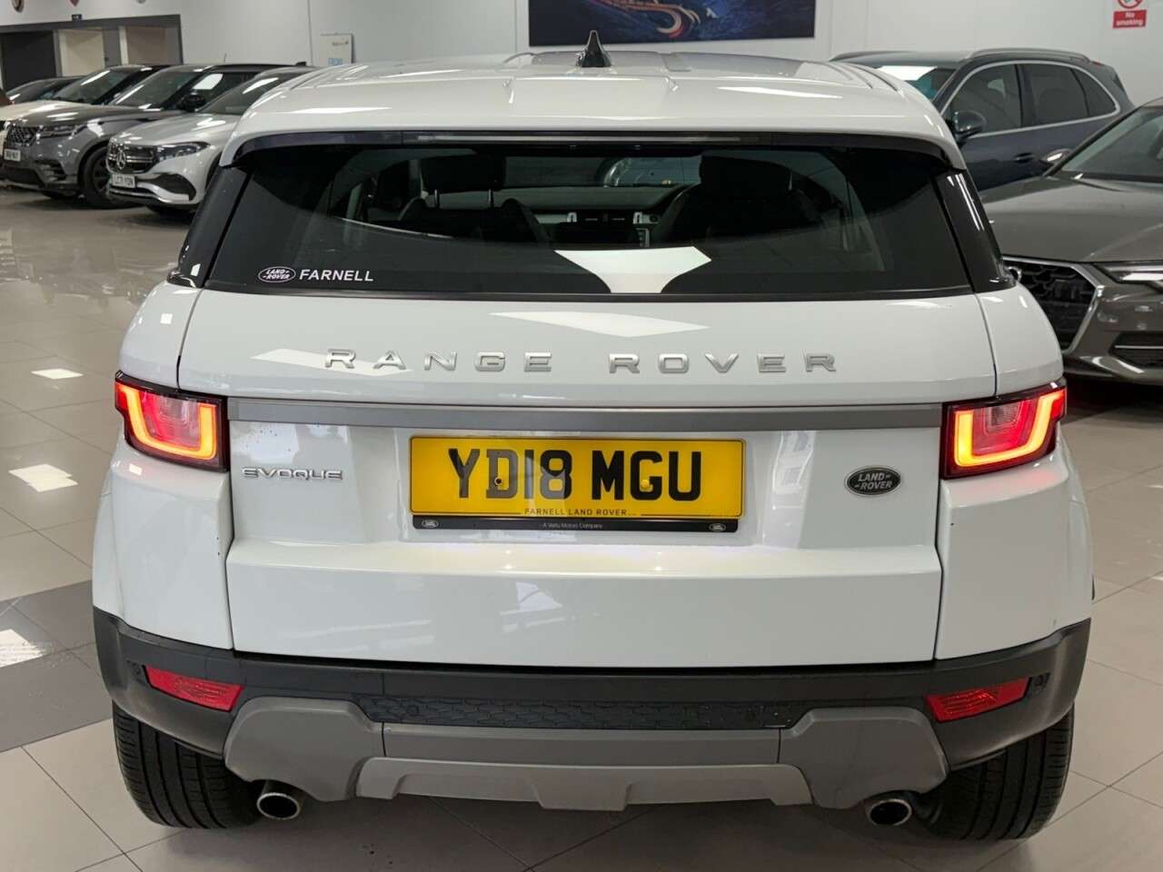 A 2018 LAND ROVER RANGE ROVER EVOQUE 2.0 TD4 SE SUV 5dr Diesel Auto 4WD Euro 6 (s/s) (180 ps) GREAT HISTORY RECE A 2018 LAND ROVER RANGE ROVER EVOQUE 2.0 TD4 SE SUV 5dr Diesel Auto 4WD Euro 6 (s/s) (180 ps) GREAT HISTORY RECE