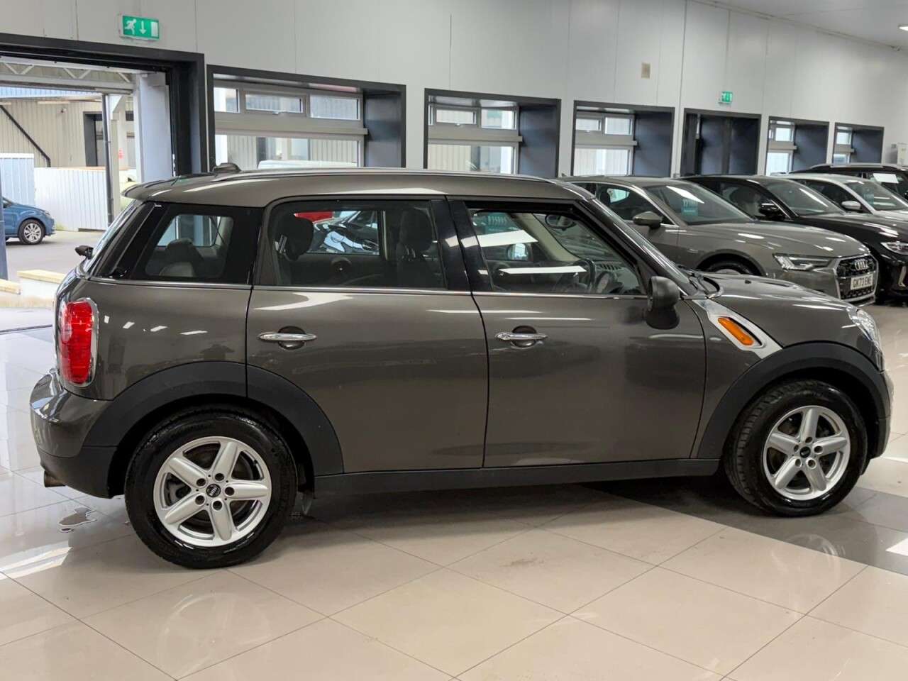 A 2012 MINI COUNTRYMAN 1.6 One SUV 5dr Petrol Manual Euro 5 (s/s) (98 ps) STUNNING COUNTRYMAN PETR A 2012 MINI COUNTRYMAN 1.6 One SUV 5dr Petrol Manual Euro 5 (s/s) (98 ps) STUNNING COUNTRYMAN PETR