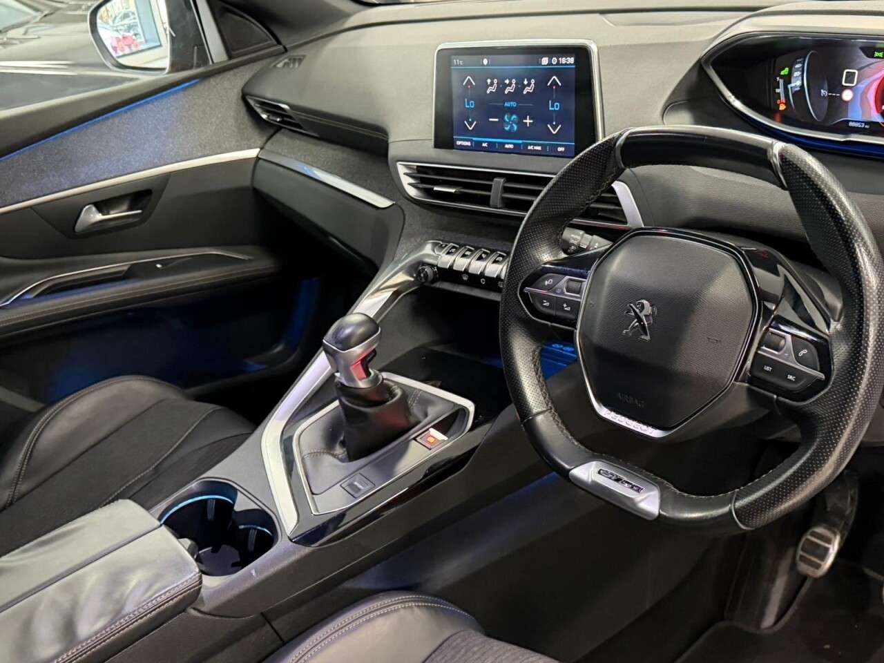 2018 PEUGEOT 3008 2018 PEUGEOT 3008