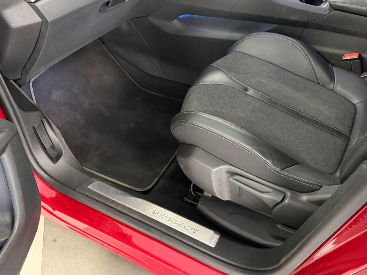 2018 PEUGEOT 3008 2018 PEUGEOT 3008