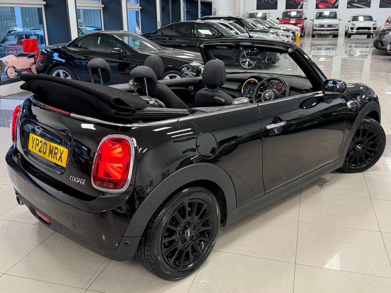 A 2020 MINI CONVERTIBLE 1.5 Cooper Classic Convertible 2dr Petrol Manual Euro 6 (s/s) (136 ps) STUN A 2020 MINI CONVERTIBLE 1.5 Cooper Classic Convertible 2dr Petrol Manual Euro 6 (s/s) (136 ps) STUN