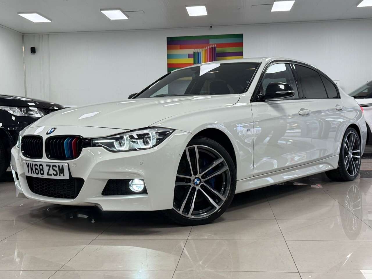 A 2019 BMW 3 SERIES 2.0 320d M Sport Shadow Edition Saloon 4dr Diesel Auto Euro 6 (s/s) (190 ps A 2019 BMW 3 SERIES 2.0 320d M Sport Shadow Edition Saloon 4dr Diesel Auto Euro 6 (s/s) (190 ps