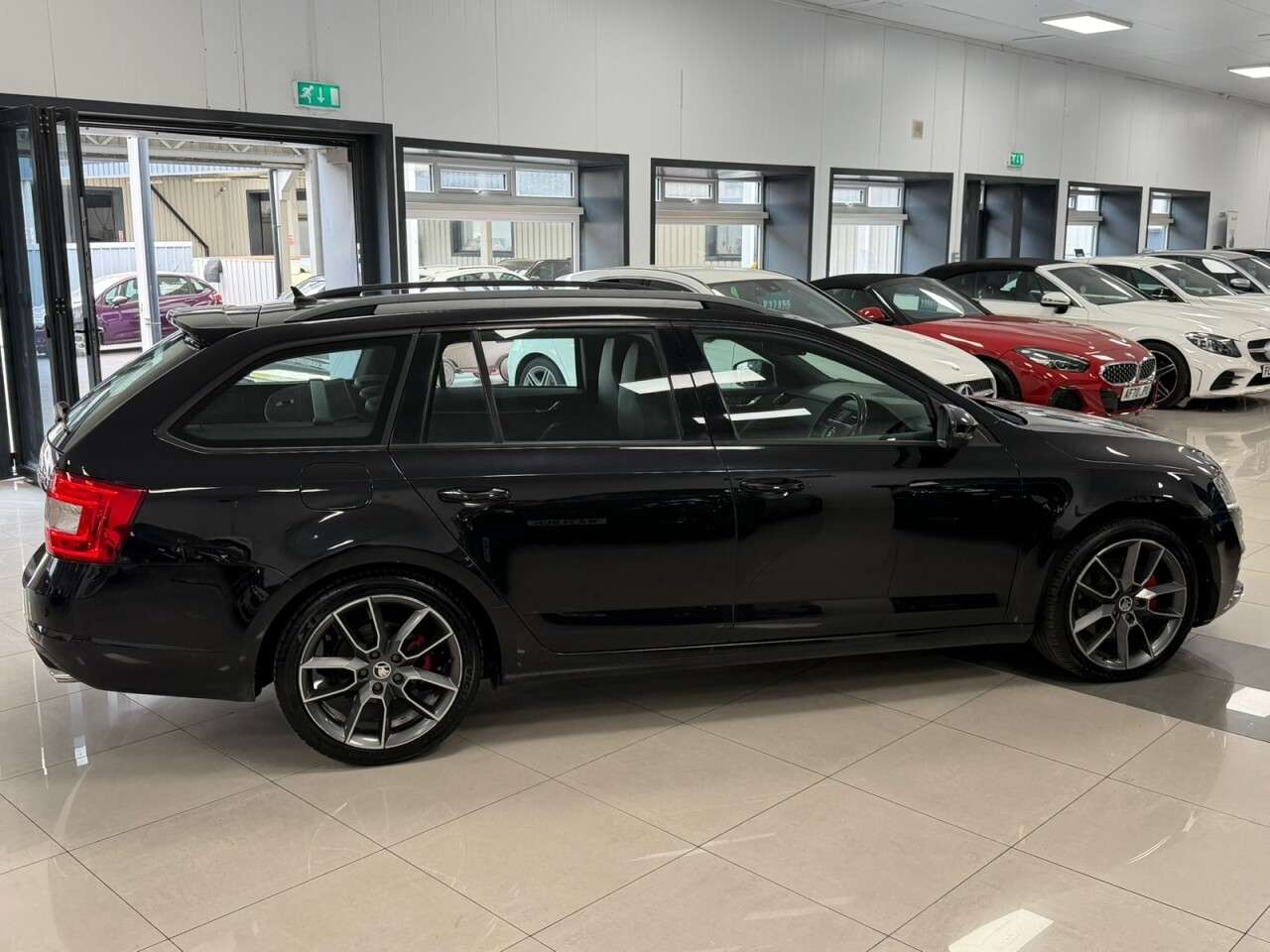 A 2017 SKODA OCTAVIA 2.0 TDI vRS Estate 5dr Diesel Manual Euro 6 (s/s) (SNav) (184 ps) STUNNING A 2017 SKODA OCTAVIA 2.0 TDI vRS Estate 5dr Diesel Manual Euro 6 (s/s) (SNav) (184 ps) STUNNING