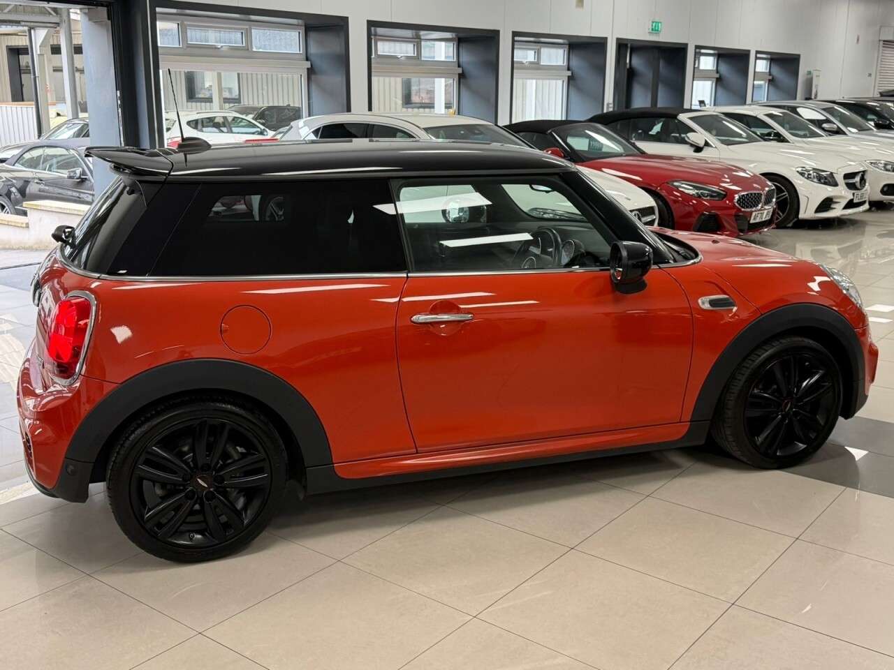 A 2019 MINI HATCH 1.5 Cooper Sport Hatchback 3dr Petrol Manual Euro 6 (s/s) (136 ps) UNIQUE V A 2019 MINI HATCH 1.5 Cooper Sport Hatchback 3dr Petrol Manual Euro 6 (s/s) (136 ps) UNIQUE V