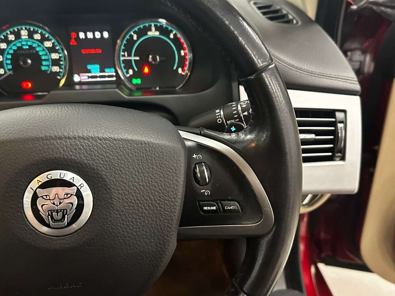 2012 JAGUAR XF 2012 JAGUAR XF