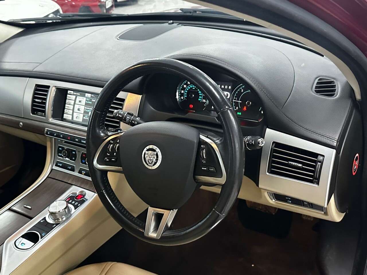 2012 JAGUAR XF 2012 JAGUAR XF