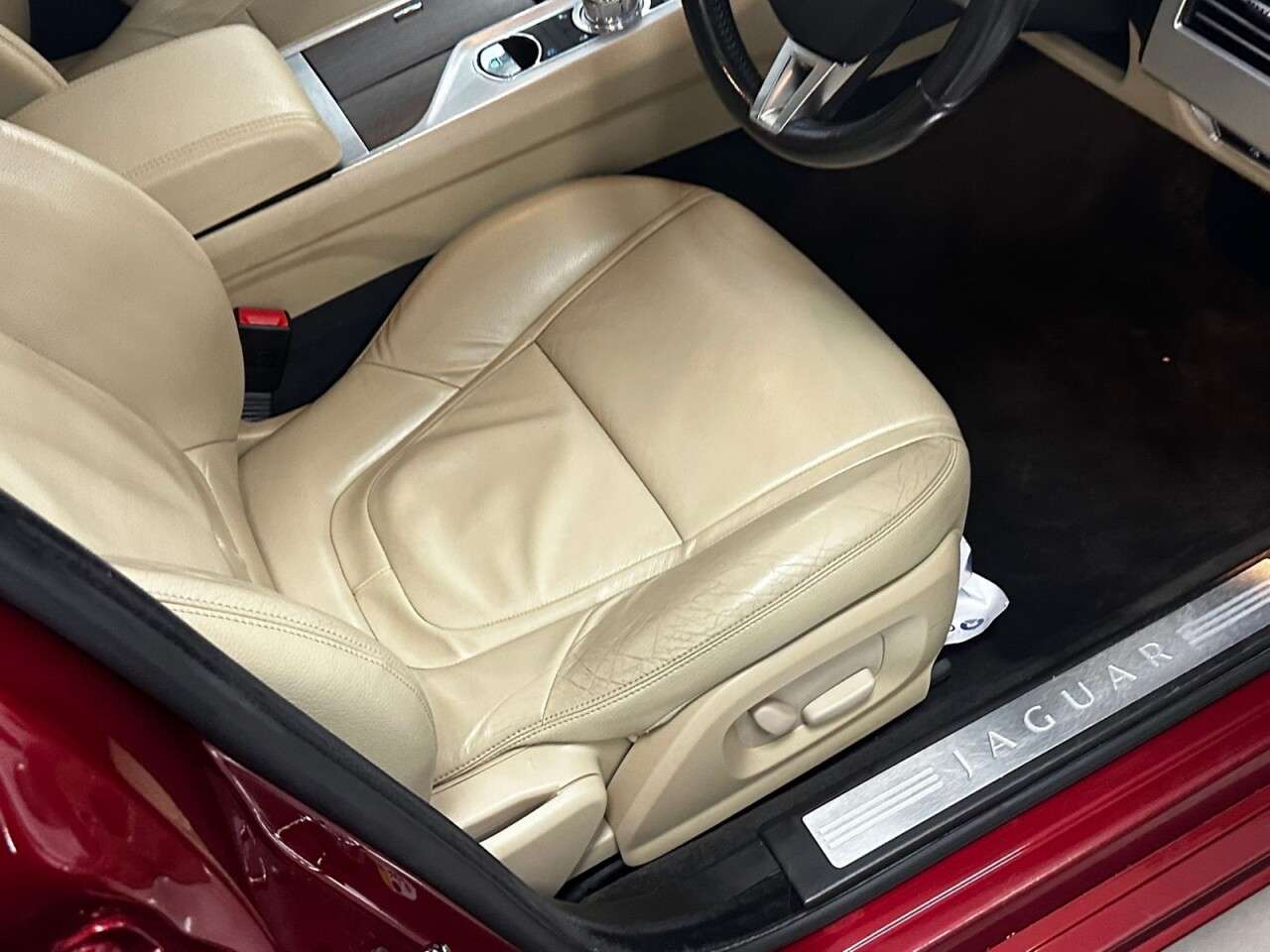 2012 JAGUAR XF 2012 JAGUAR XF