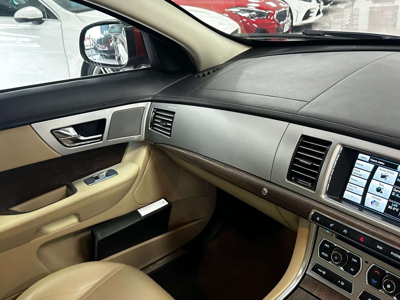 2012 JAGUAR XF 2012 JAGUAR XF