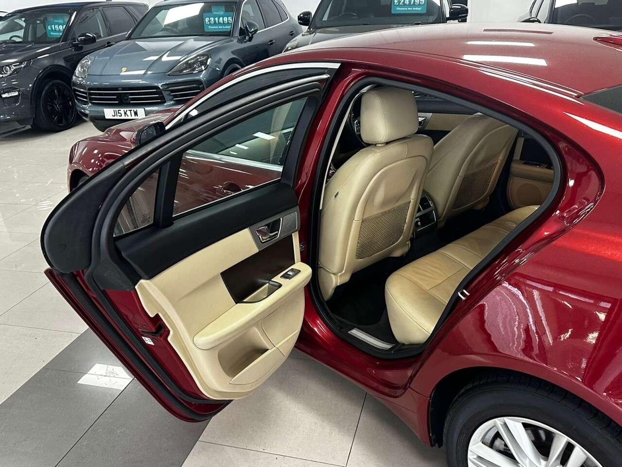 2012 JAGUAR XF 2012 JAGUAR XF