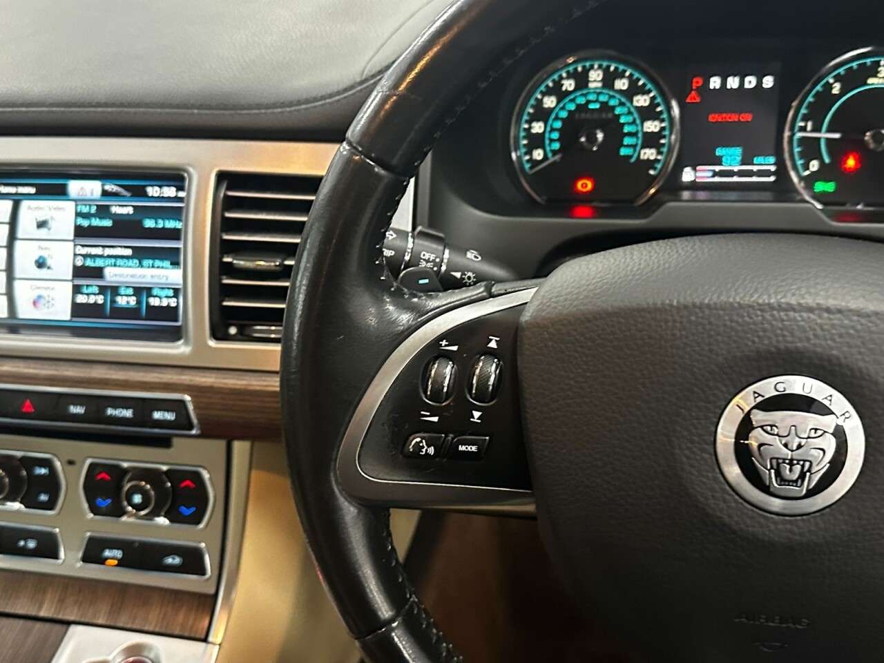 2012 JAGUAR XF 2012 JAGUAR XF