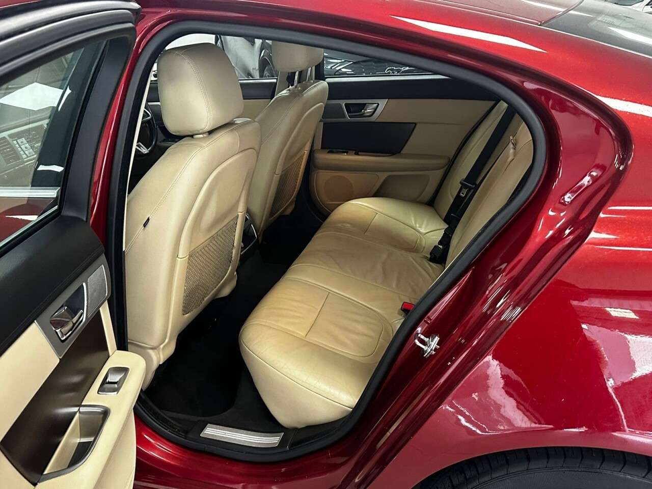 2012 JAGUAR XF 2012 JAGUAR XF