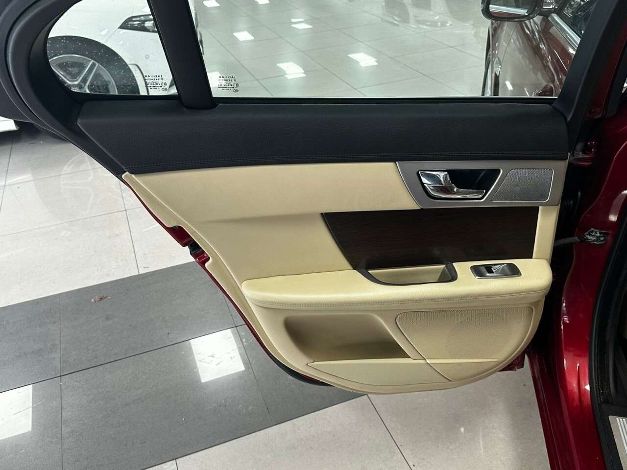 2012 JAGUAR XF 2012 JAGUAR XF