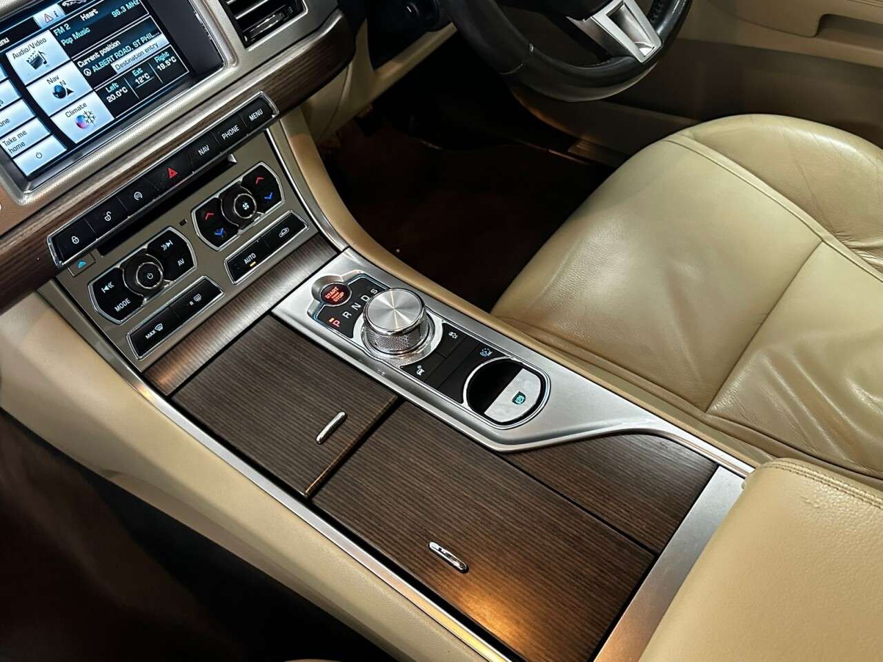 2012 JAGUAR XF 2012 JAGUAR XF