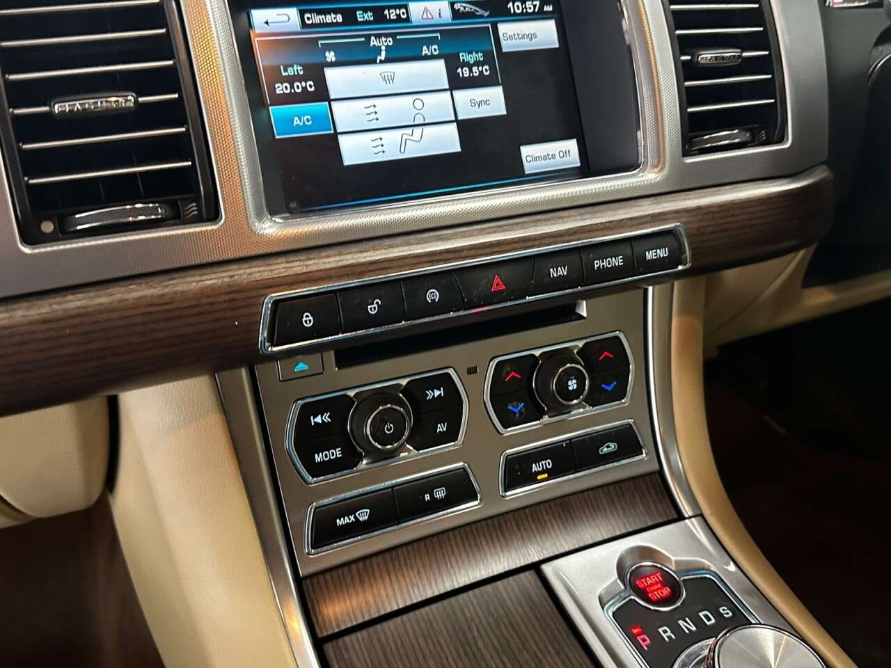 2012 JAGUAR XF 2012 JAGUAR XF