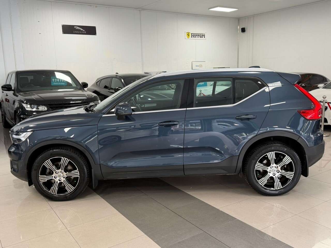 2020 VOLVO XC40 2020 VOLVO XC40