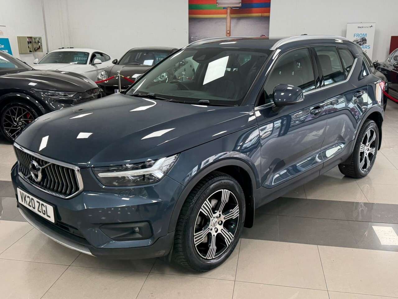 2020 VOLVO XC40 2020 VOLVO XC40