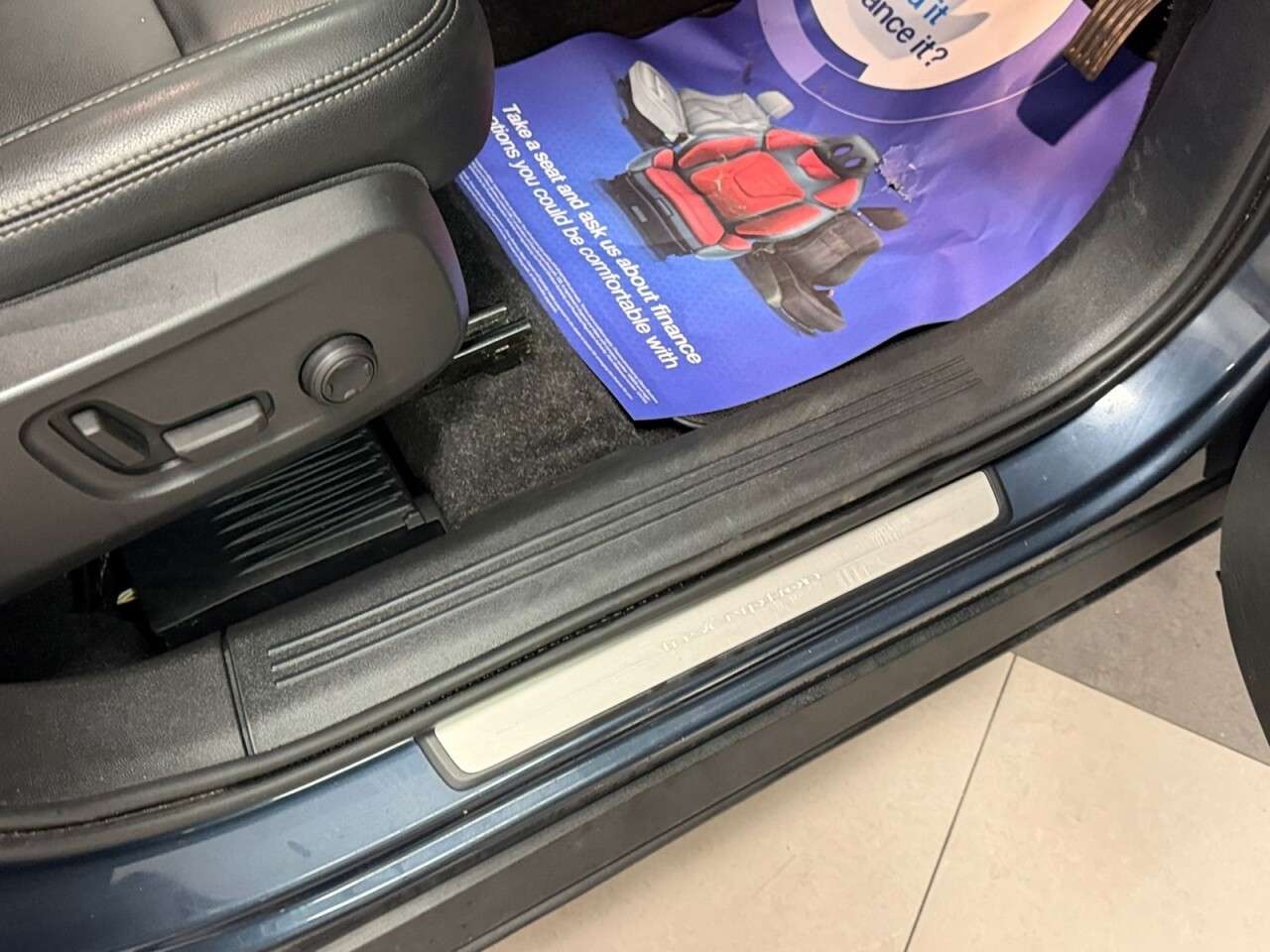 2020 VOLVO XC40 2020 VOLVO XC40