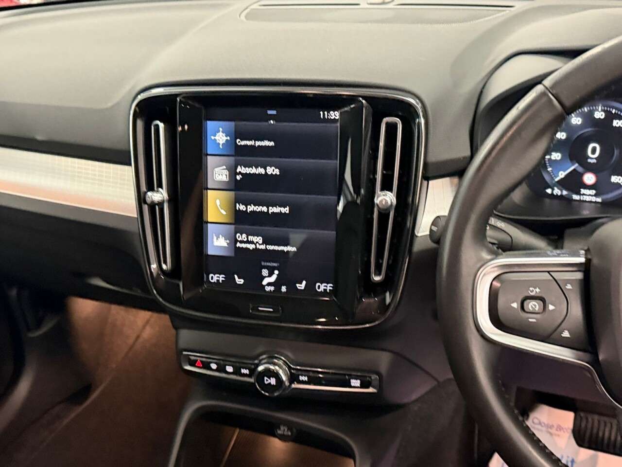 2020 VOLVO XC40 2020 VOLVO XC40